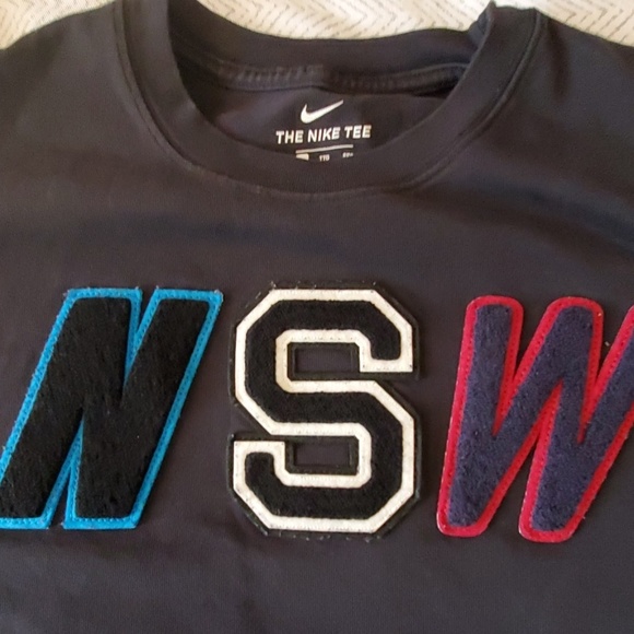 Nike shirt - Picture 2 of 2